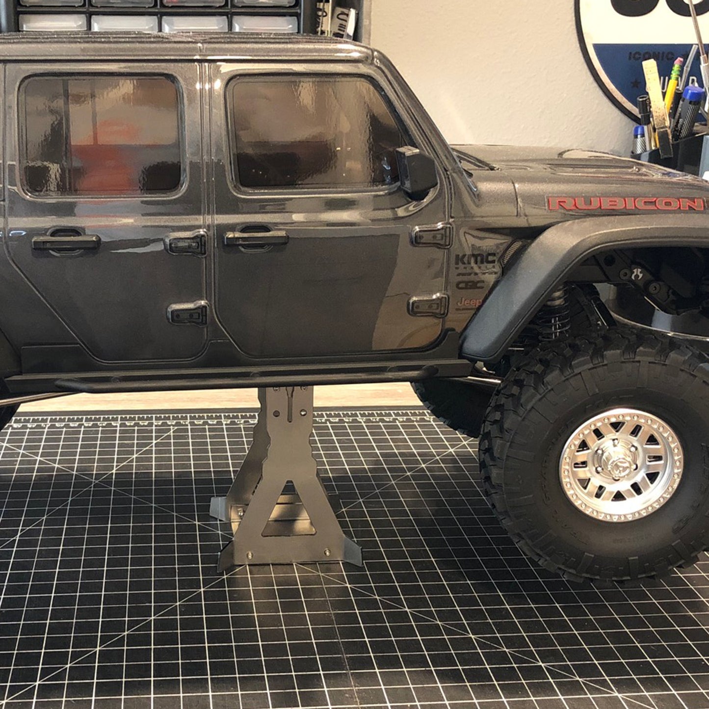 RC PRO RACK MINI ELITE 1/24 SCALE WALL STORAGE/TABLE STAND
